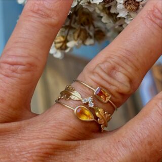 Less is more 🌼 #rings #tourmaline #yellow #gold #diamonds #monicagjewels🍇🍎🍓🍒🥕 #storeisopen☘️ #shoponlinetoo♥️