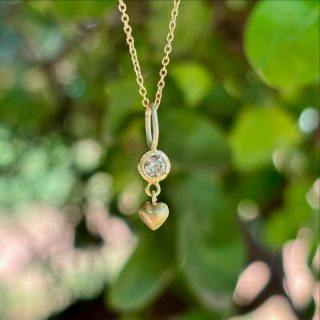 When less is more 💛 #diamond #goldheart #pendant #monicagjewels🥕🍎🍓 #love #coming❣️soon