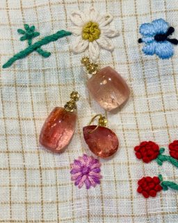 My fab candy tourmaline 💋#pendants #tourmaline #pink #gold #glowers #monicagjewels🍇🍎🍓🍒🥕